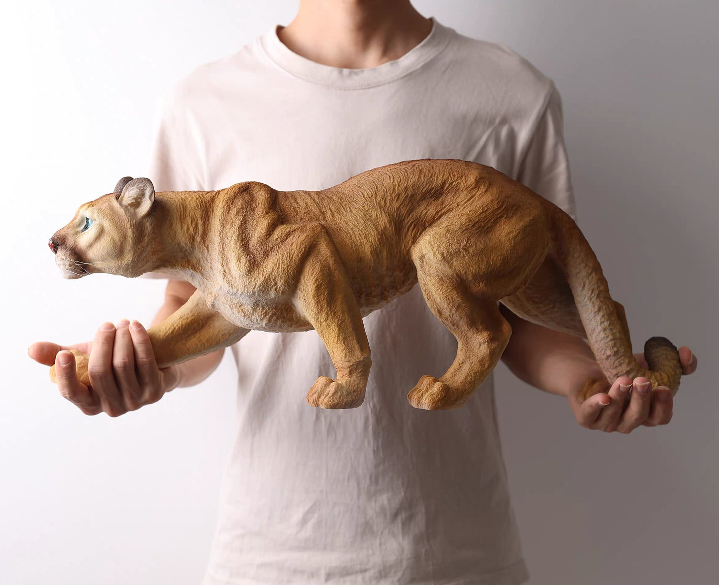 Light luxury simulated cougar animal sculpture home decor